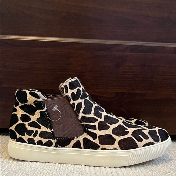 Coconuts by Matisse Women's Harlan Leather Cowhair Animal Print Sneakers 8.5 New - Picture 2 of 10